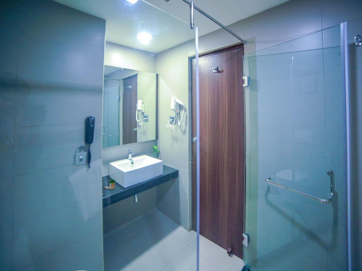 Oyo 6472 Hotel Metropolitan Mohammadnagar Εξωτερικό φωτογραφία